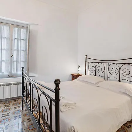 Quadrilocale Camelot Apartment Finale Ligure