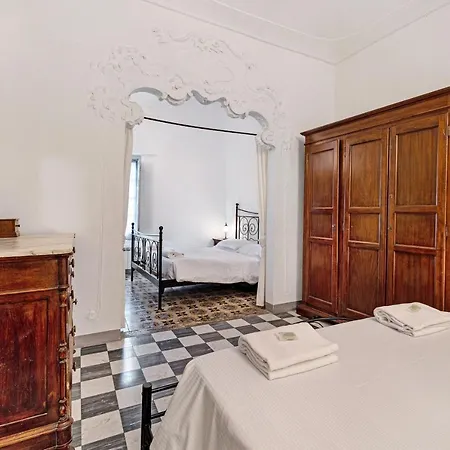 Quadrilocale Camelot Apartment Finale Ligure